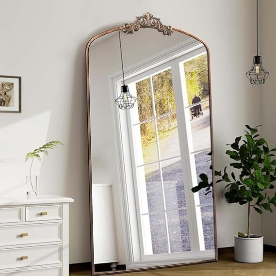 Bungalow Mercer – Elegant Arched Full-Length Mirror with Decorative Crown – Vintage Style Accent for Bedroom & Living Room